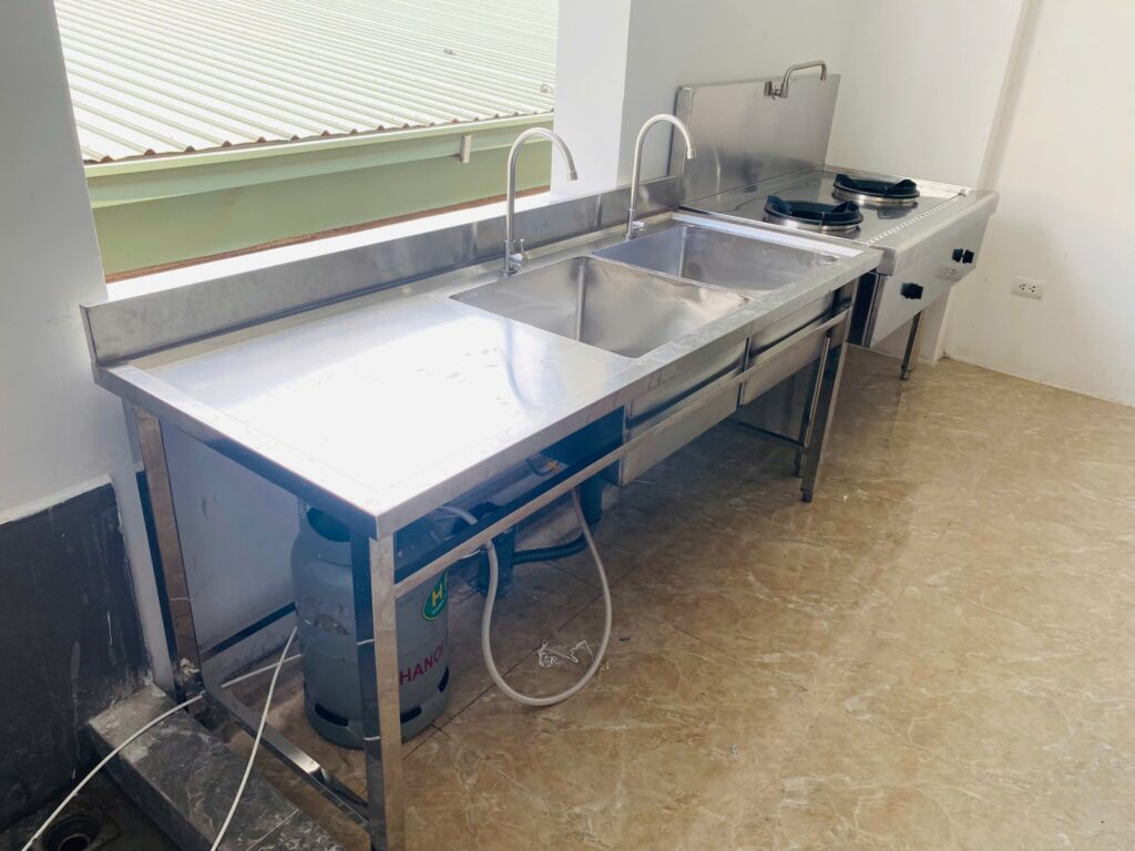 Chậu rửa công nghiệp 2 hố có giá bát